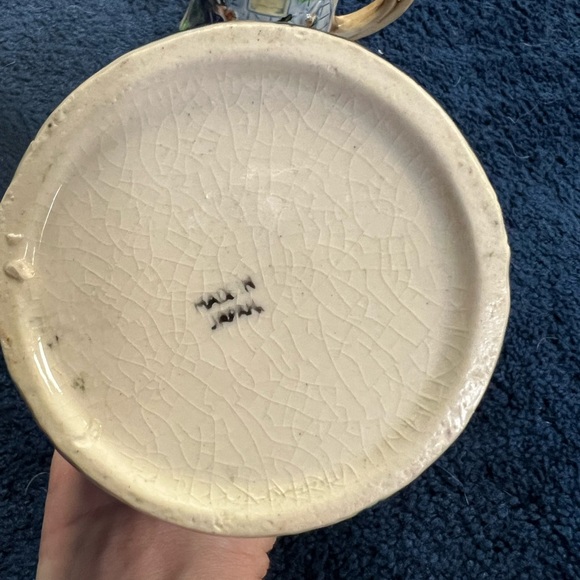 Antique French Pattern Castle courtyard scenes Pitcher with 2 mugs - Picture 4 of 8